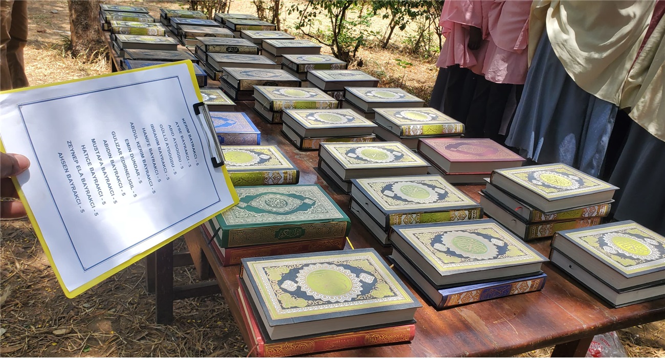 Mushaf Dağıtımı